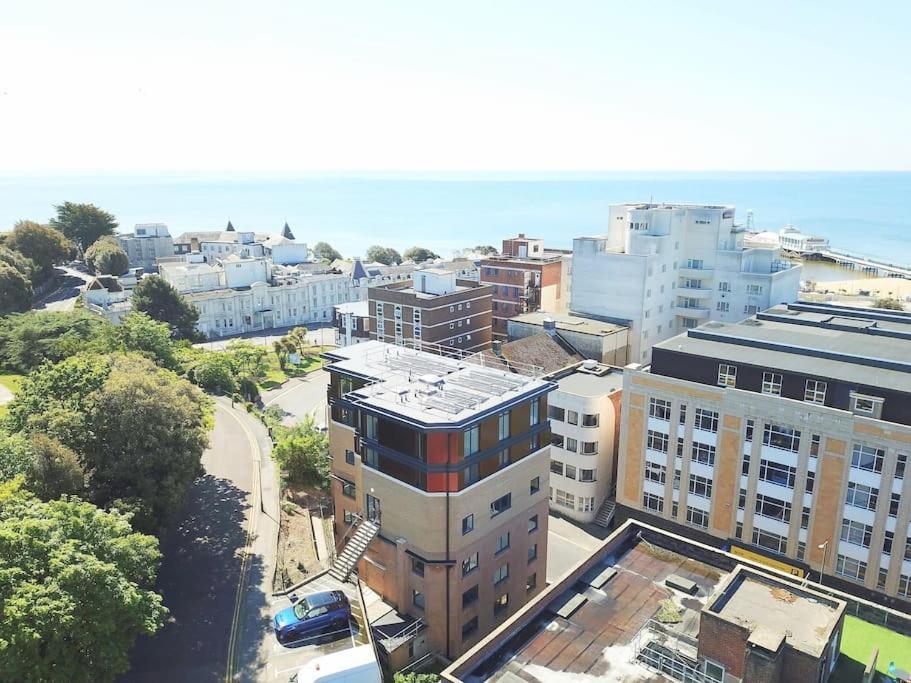The Pad By The Beach Penthouse Apartment With Sunset And City Views Bournemouth Exterior foto